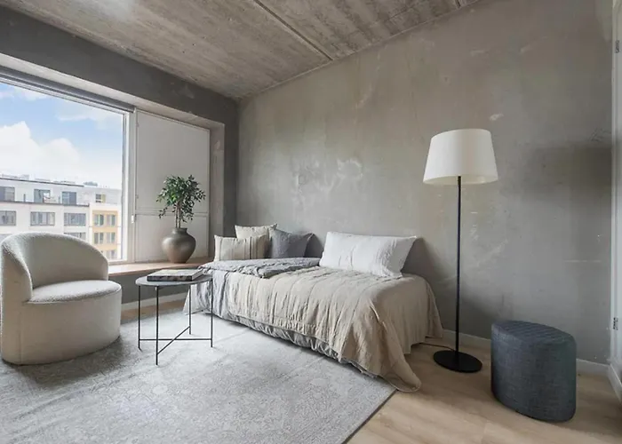 Tastefull And Modern Studio
